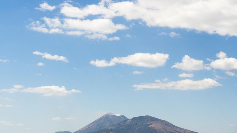 Parue dans : Volcan Telica
