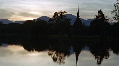 Parue dans : Sukhothai