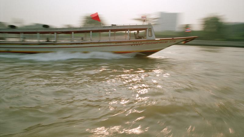 Parue dans : Chao Phraya River Express