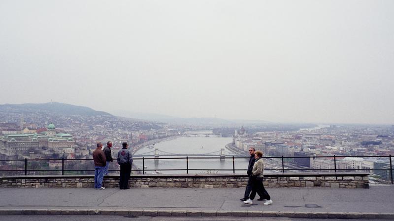 Parue dans : Budapest