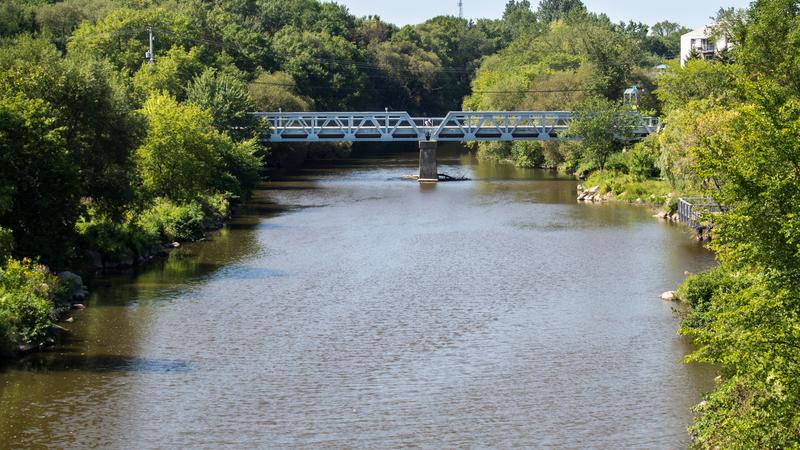 Parue dans : Rivière Saint-Charles et chute Montmorency