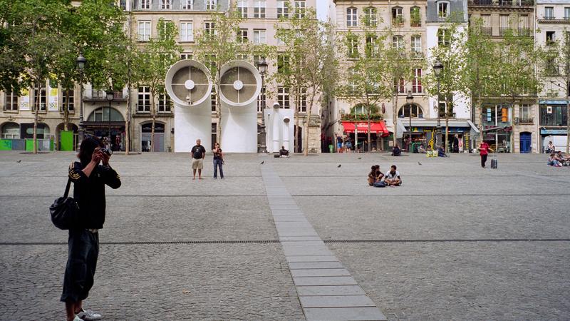 Parue dans : Paris
