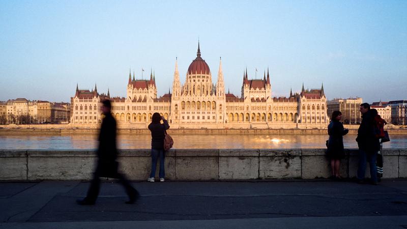 Parue dans : Budapest
