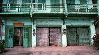 Parue dans : Vientiane