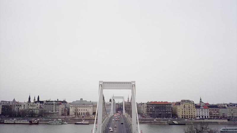 Parue dans : Budapest