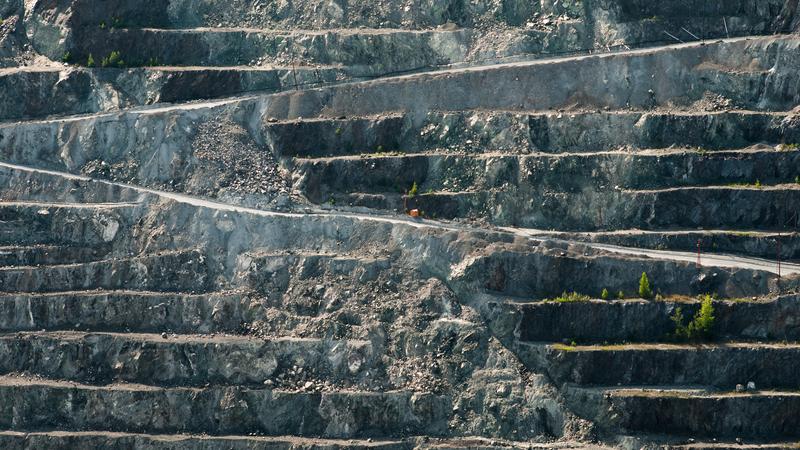 Parue dans : Asbestos