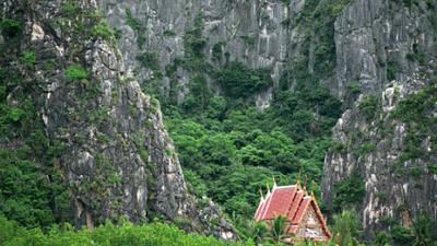 Parue dans : Prachuap Khiri Khan
