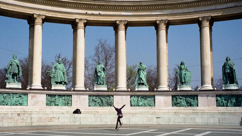 Parue dans : Budapest