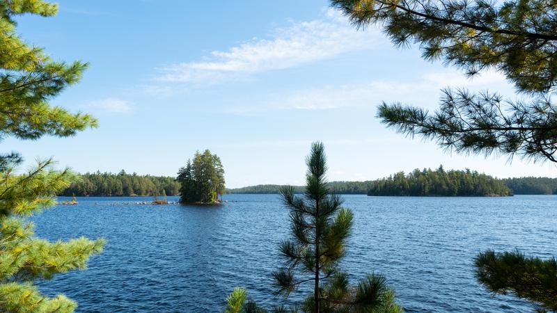 Parue dans : Canot-camping au lac Kipawa