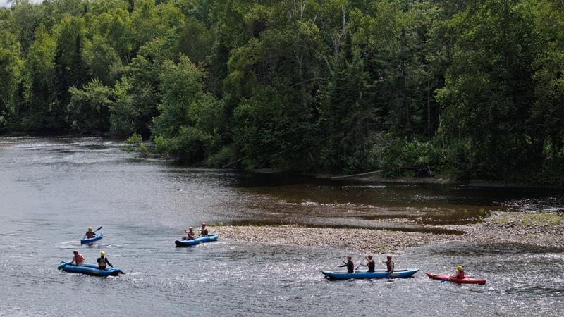 Parue dans : Quelques kilomètres aux alentours de Rivière-Rouge
