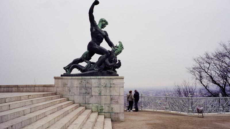 Parue dans : Budapest