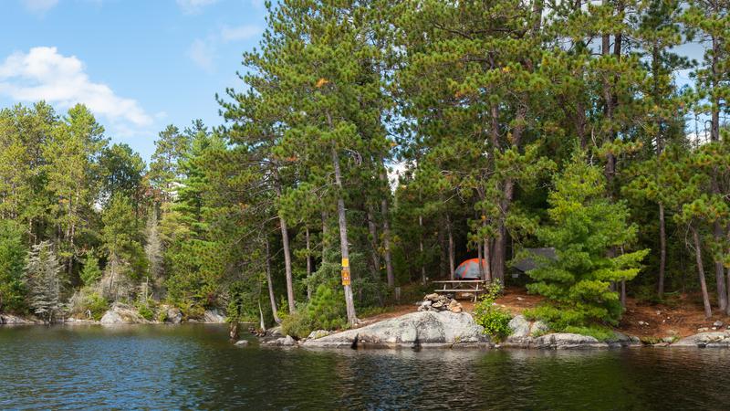 Parue dans : Canot-camping au lac Kipawa