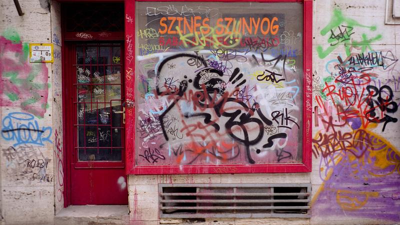 Parue dans : Budapest